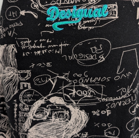 Graffiti art DESIGUAL skirt - Picture 6 of 6